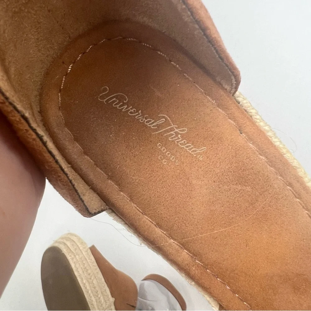 Universal Threads Tan Suede Platform‎ Sandals 8.5